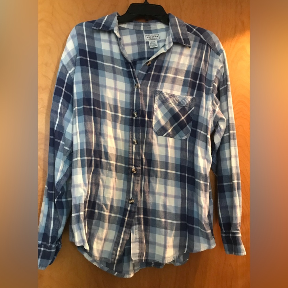 Women’s Button down Shirt. Size Medium